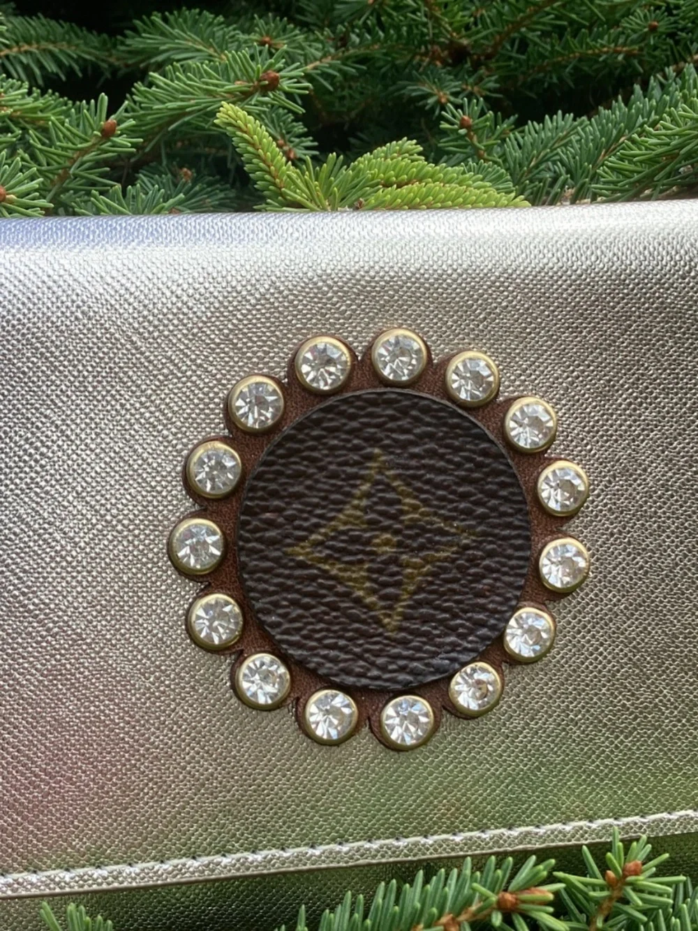 Beautiful Metallic Shine Rhinestone Checkbook Cover Card Slots Wallet🦋